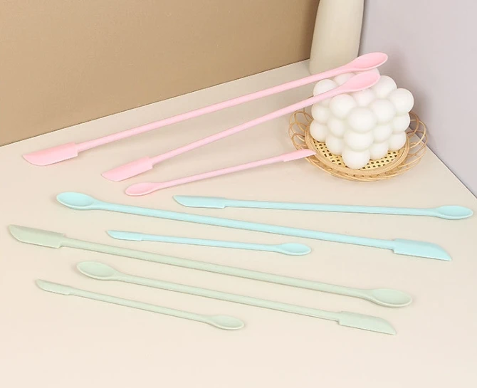 Espátula de silicona resistent - Kitchen Gadgets Everyone Needs reseña y precio